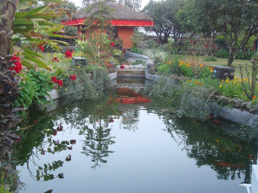 แชงกรีลาลาวิลเลจโปคารา Hotel โพคารา ภายนอก รูปภาพ