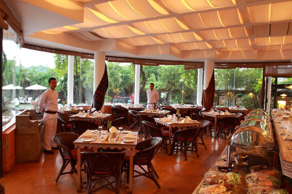 แชงกรีลาลาวิลเลจโปคารา Hotel โพคารา ภายนอก รูปภาพ
