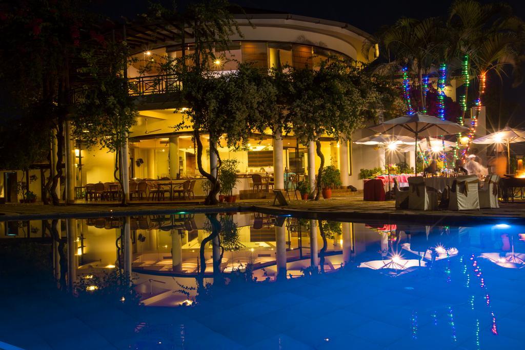 แชงกรีลาลาวิลเลจโปคารา Hotel โพคารา ภายนอก รูปภาพ