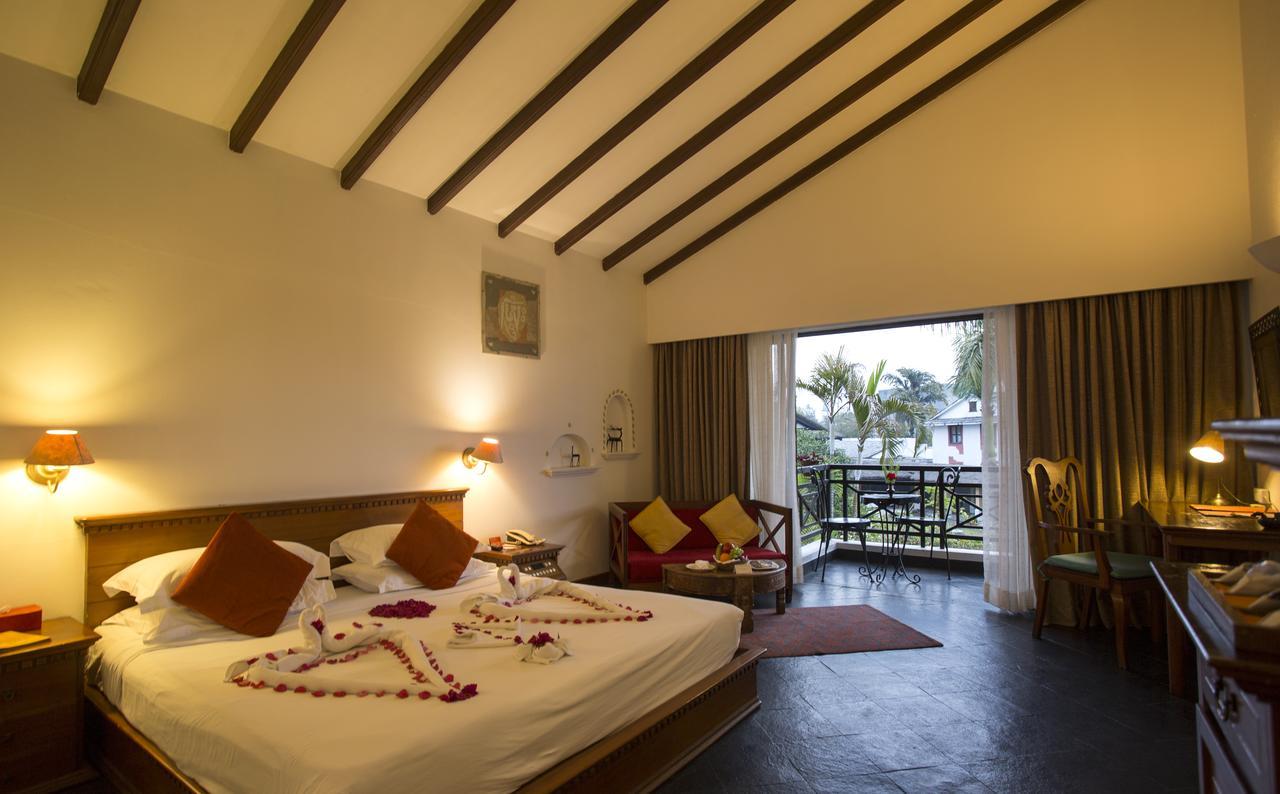 แชงกรีลาลาวิลเลจโปคารา Hotel โพคารา ภายนอก รูปภาพ