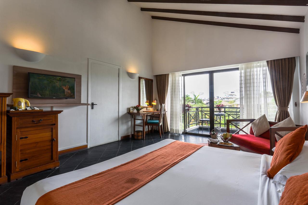 แชงกรีลาลาวิลเลจโปคารา Hotel โพคารา ภายนอก รูปภาพ